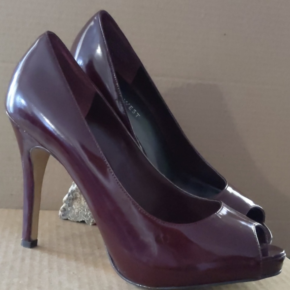 *SOLD ON MERC* Red Nine West Peep Toe Heels - Picture 2 of 7